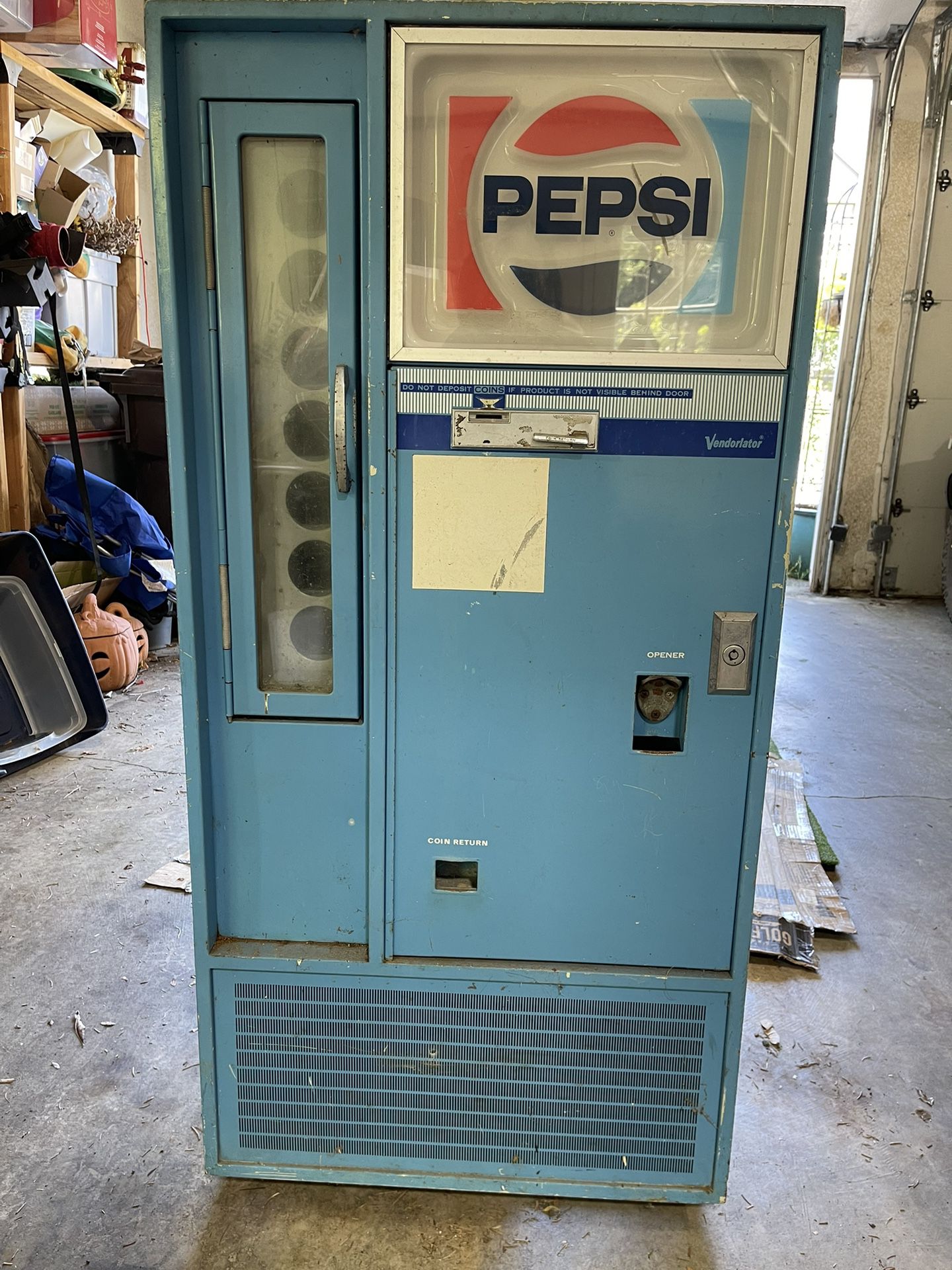Vintage Pepsi Machine ‘Vendorlator
