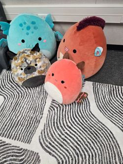 4 floor chairs 3 squishies 1 rug all in great condition