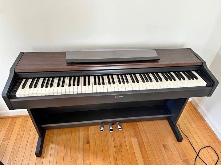 Yamaha-YDP-213-88-Key-Digital-Piano