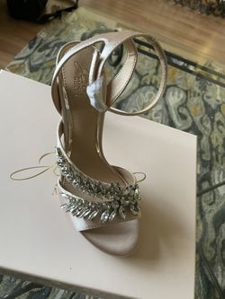 Jewel Badgley Mischka Heels