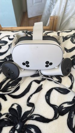 (PRICE VERY NEGOTIABLE) Oculus Quest 3s (256 gb)