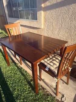 Free table 2 chairs