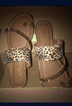 8.5 Woman’s Sandals