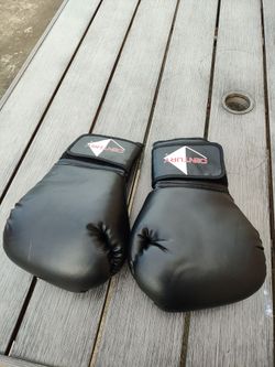 Boxing gloves