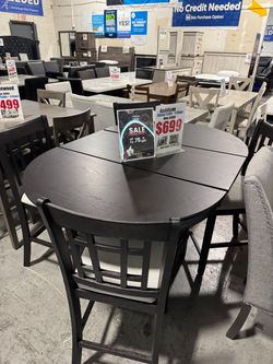 BEAUTIFUL DINING TABLE + CHAIRS – Take Home Today!
