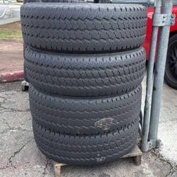 275 70 18 Bridgestone Dueler Set of 4 Used Super Clean Set