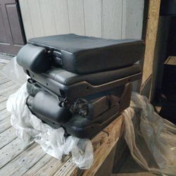 2010 3rd Row Leather Seats 