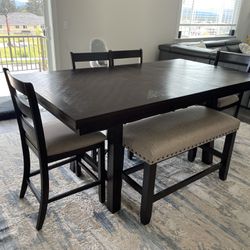 Solid wood 6pc Dining table W/chairs and Bench 