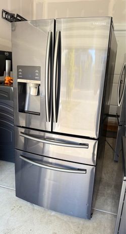 Samsung French door counter depth refrigerator 24.73” Cu.Ft capacity.