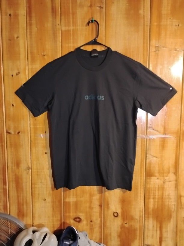 Adidas Shirt M