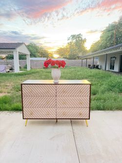 Modern dresser