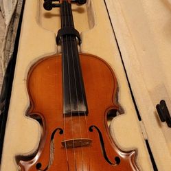 Violin 4/4 model 3011 serial 204054