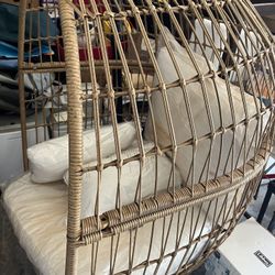 Wicker Indoor/outdoor Lounge “Egg” Chair  