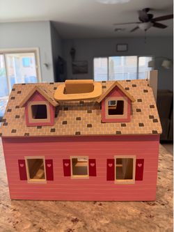 Melissa and Doug Dollhouse
