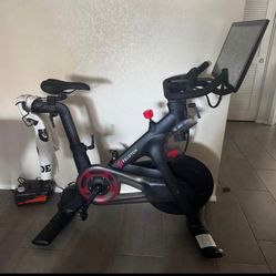 Peloton Bike (PL-01) – Local Delivery