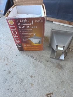 Portfolio 1-Light Outdoor Wall Mount Light