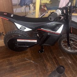 Razor Dirt Bike 125