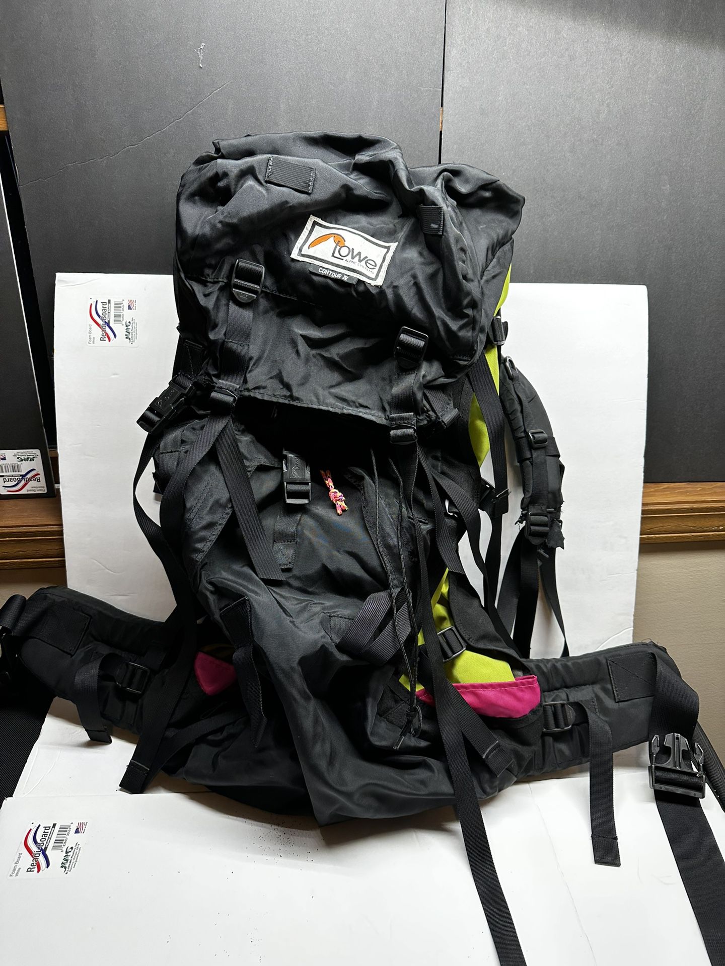 Lowe Alpine Contour IV Camping Hiking Backpack
