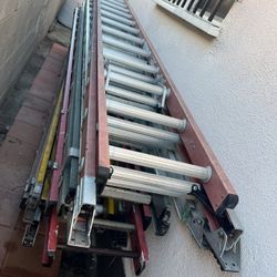 Escaleras de 24 pies de aluminio y de fibra de vidrio $220 cada una 