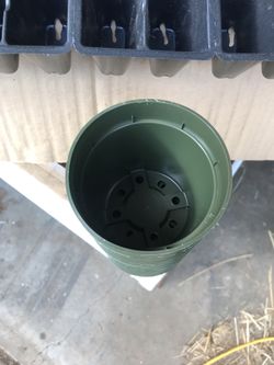 4 inch potters 100 for $10 or 500 for $40 or 1550 for $100