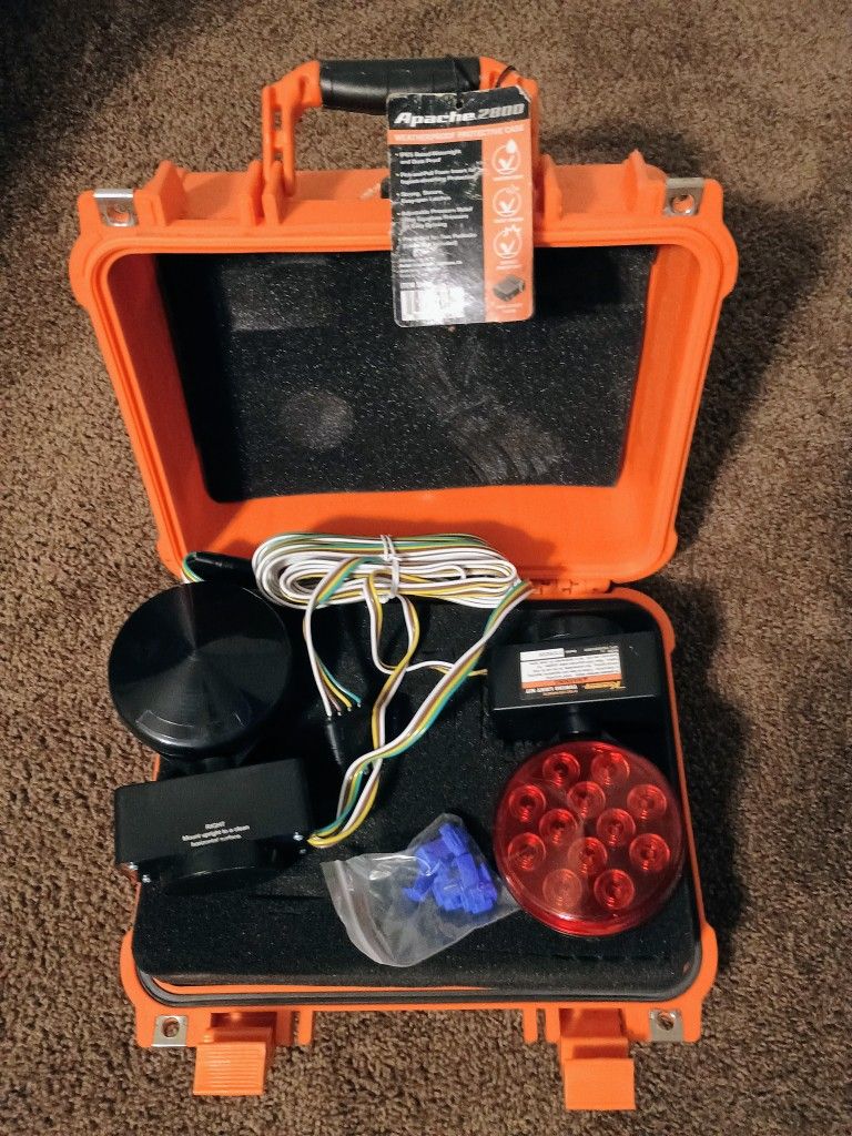 Magnetic Trailer Lights Brand New In Hard Shell Case