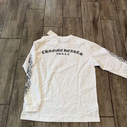 men’s medium white chrome hearts long sleeve 