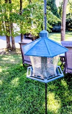 Outdoor Wild Bird Feeder