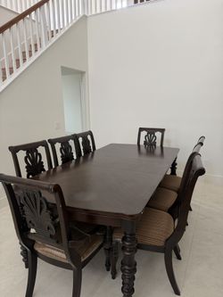 Ashley Dinning Table 