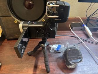 DJI OM 4 SE + Zoom Q8 Video Recorder