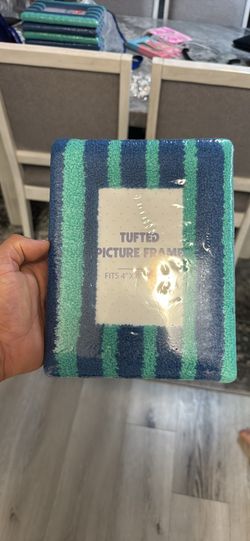 TUFTÉD PICTURE FRAME FITS 4"X 6"PHOTOS