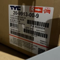 Nissan Rogue Right Side Headlamp