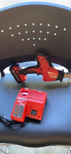 Milwaukee M18 18-Volt Lithium-Ion Cordless Hackzall Reciprocating Saw Kit 2 AH 1Battery, Charger