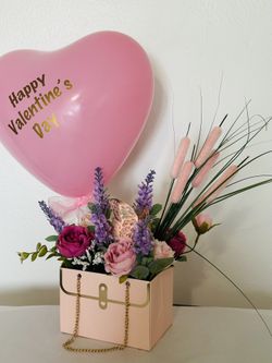 GIFT Happy Valentine’s Day Básquet Flower !!! Free Delivery !!!