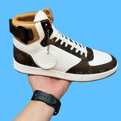 MENS LV. SHOES 