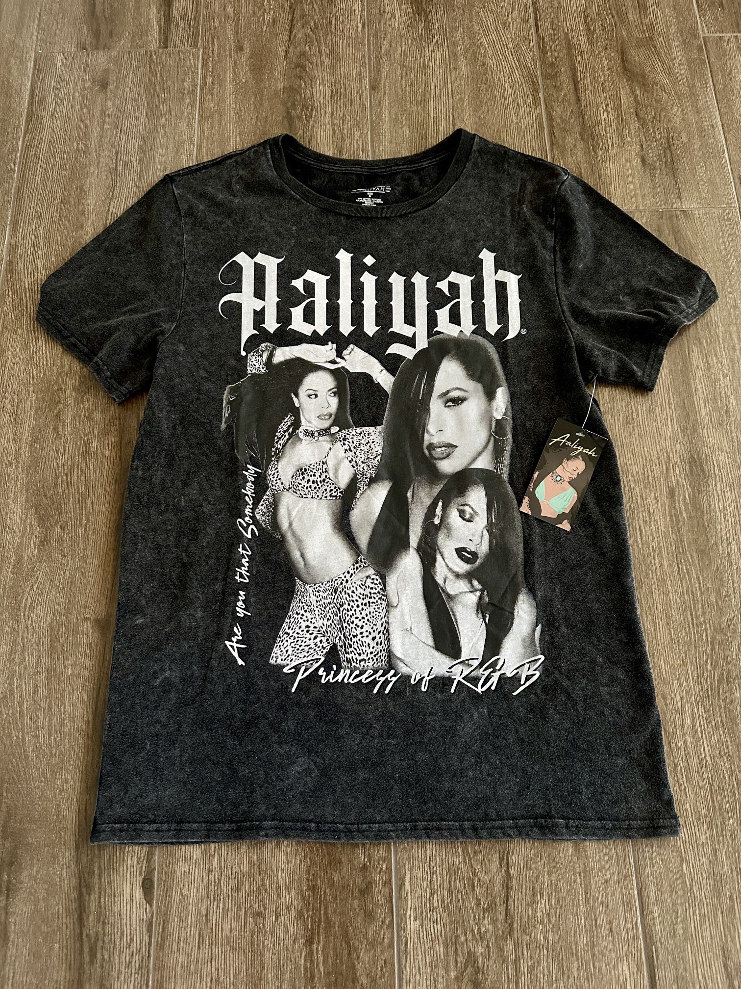 Aaliyah Forever Short Sleeve Acid Wash Tee Princess of R&B T Shirt size Med WMNS