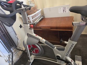 Schwinn IC Pro Indoor Spin Bike – Heavy Duty Exercise Bike