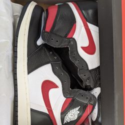 Jordan 1 Retro High Black Gym Red, size 9.5