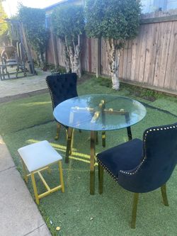 Table And Chairs 