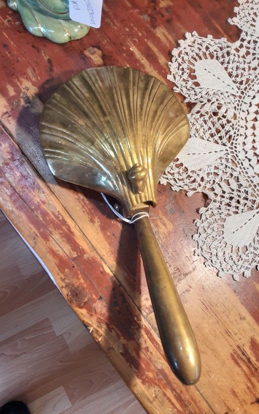 Vintage Brass Seashell Clamshell Bed Warming Pan/ Silent Butler- Located In Shelton 