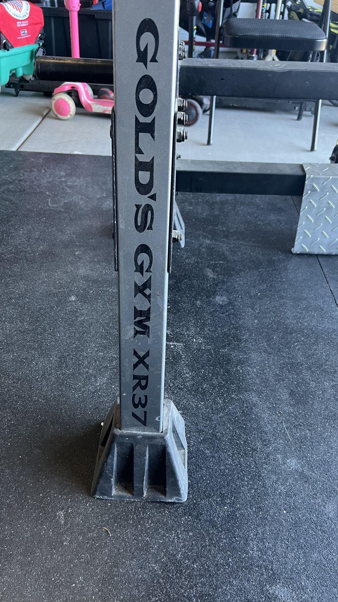Golds Gym XR37 Bench, Squat And Pulley Rack