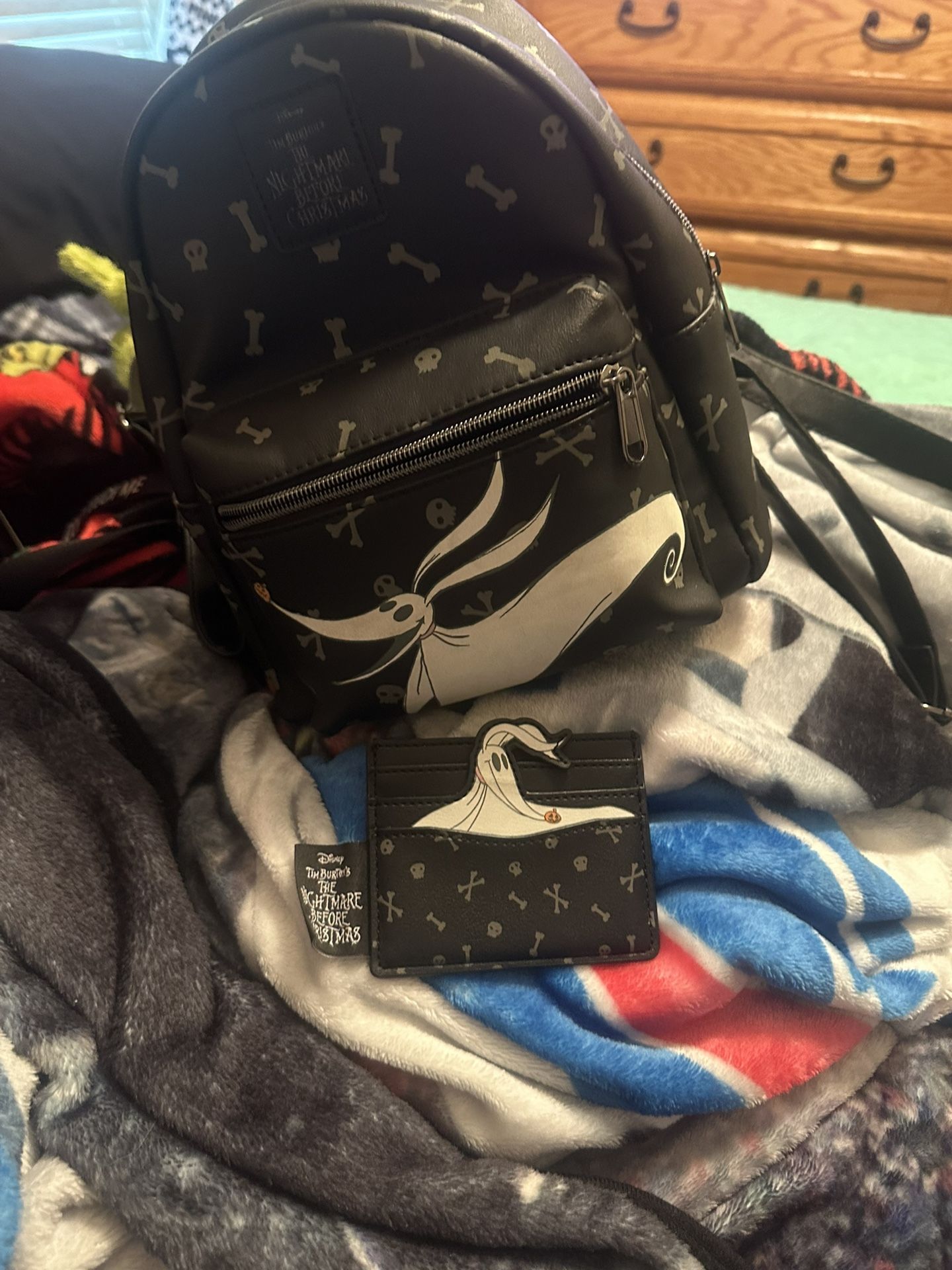 Nightmare Before Christmas Loungefly Mini backpack And Card Holder