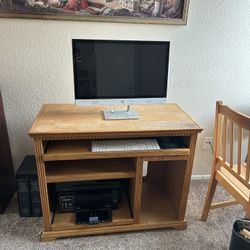 Office Desk With Pull Out Keyboard Tray 