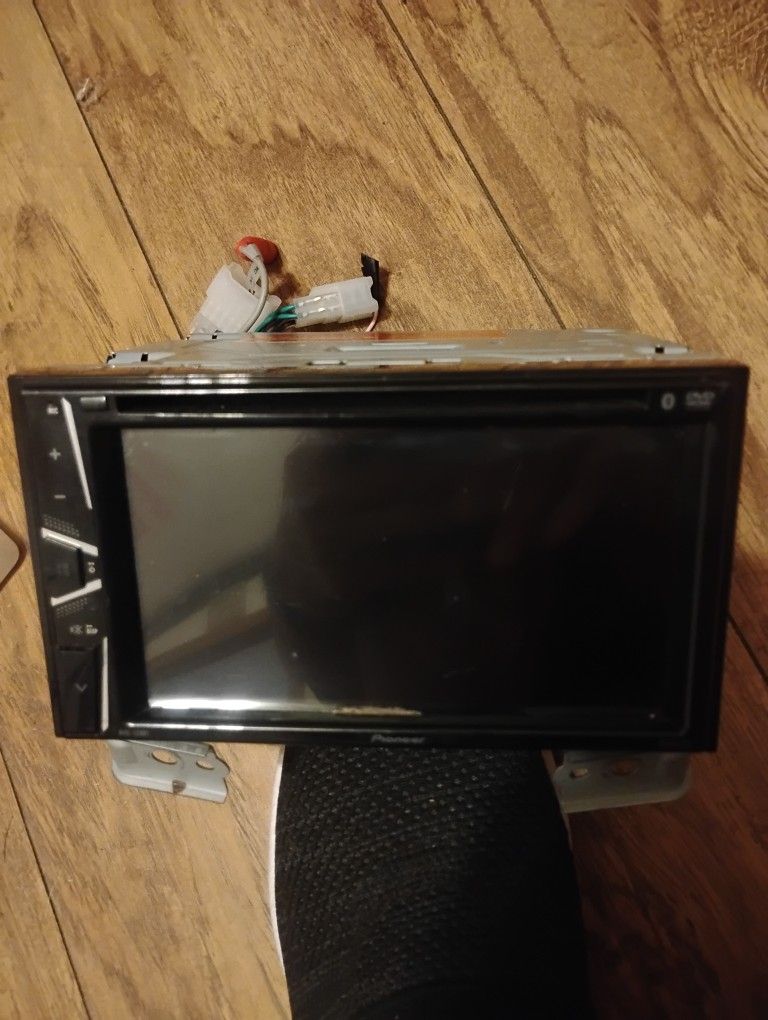 Pioneer.  AVH - 120BT  Touch Screen 