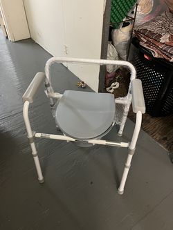 Bedside Commode Chair / Portable Toilet - Like New