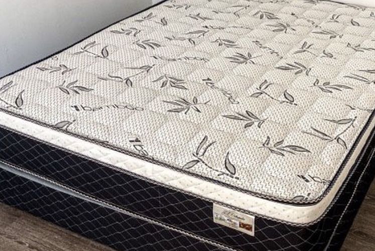 FULL PILLOW TOP MATTRESS WITH BOX SPRING ‼️