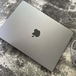 Macbook AIR M2 2022  13 Inch Screen