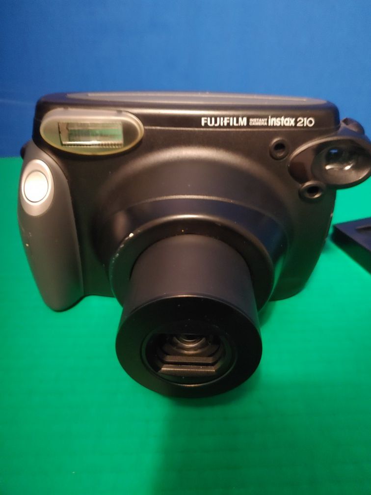Fujifilm Instax 210 Instant Film Camera *tested* includes 8 photos in camera