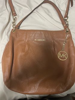 Michael Kors purse brown Crossbody Michael Kors purse brown Crossbody or shoulders