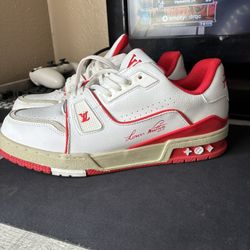 Lv, White And Red, Size 10