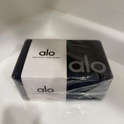 ALO YOGA| NEW IN SEALED PACKAGING Uplifting Yoga Block in Eclipse